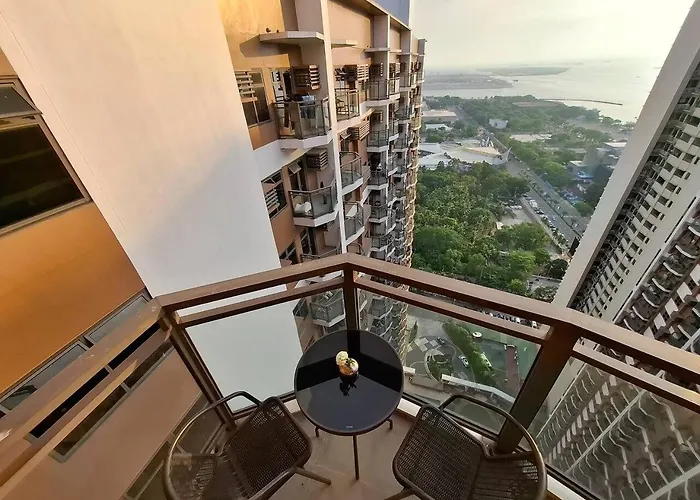 3br Pent -100sqm-15pax -free Parking -pet -moa,picc,wtc,ccp *