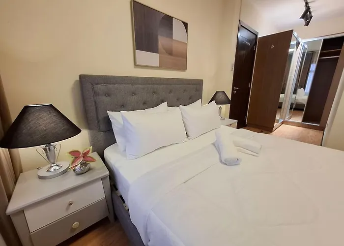 3br Pent -100sqm-15pax -free Parking -pet -moa,picc,wtc,ccp