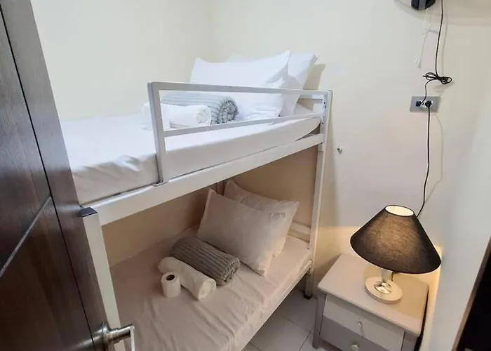 3br Pent -100sqm-15pax -free Parking -pet -moa,picc,wtc,ccp